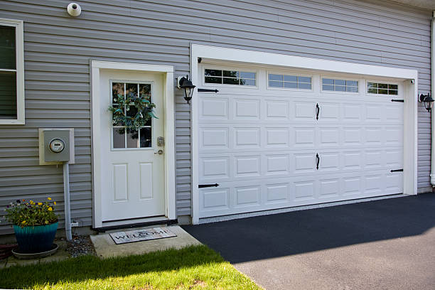 24/7 Emergency Garage Door Panel Replacement experts in Brookings, SD
